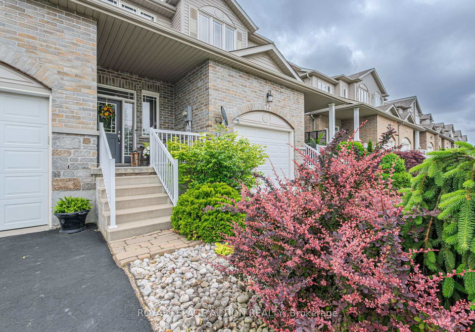 12-rowe-lane-brant-ontario-x12233324