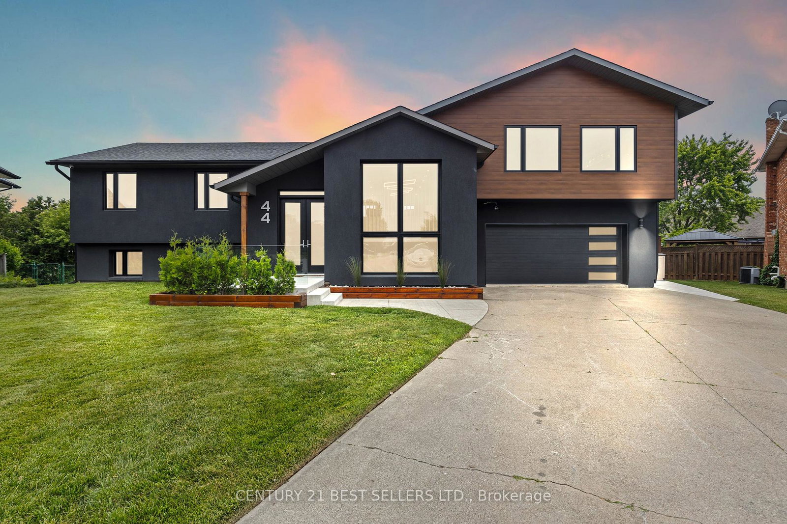 44-farewell-crescent-west-lincoln-ontario-x12233710