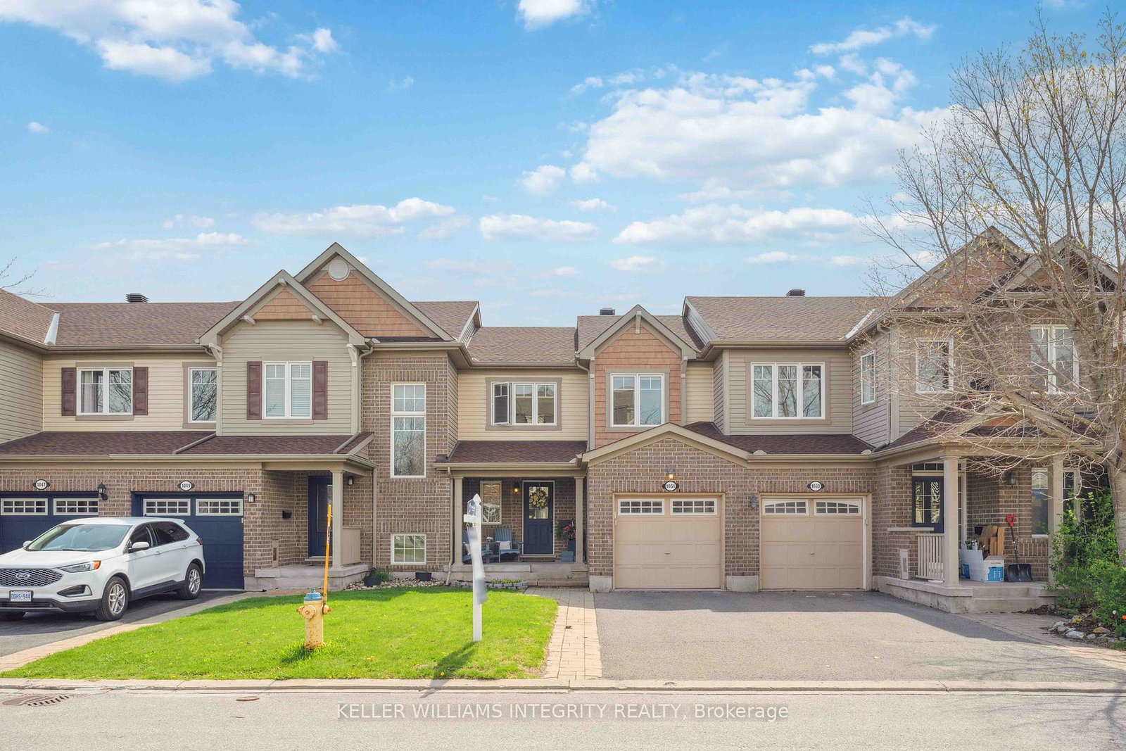1051-pampero-crescent-ottawa-ontario-x12233997