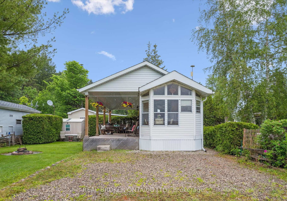 2-elm-place-centre-wellington-ontario-x12234352