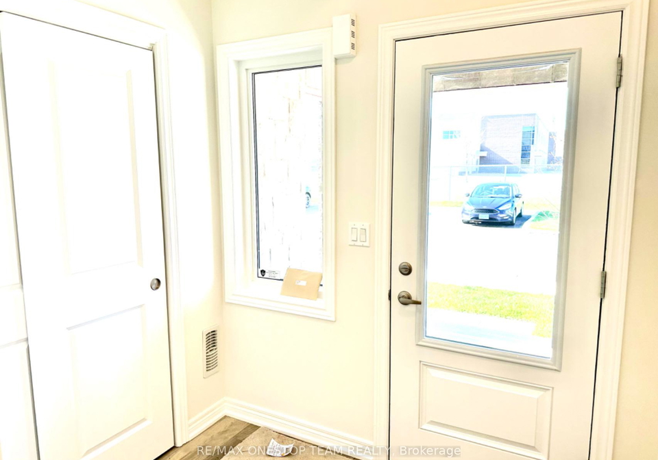 40-zinfandel-drive-hamilton-ontario-x12234488