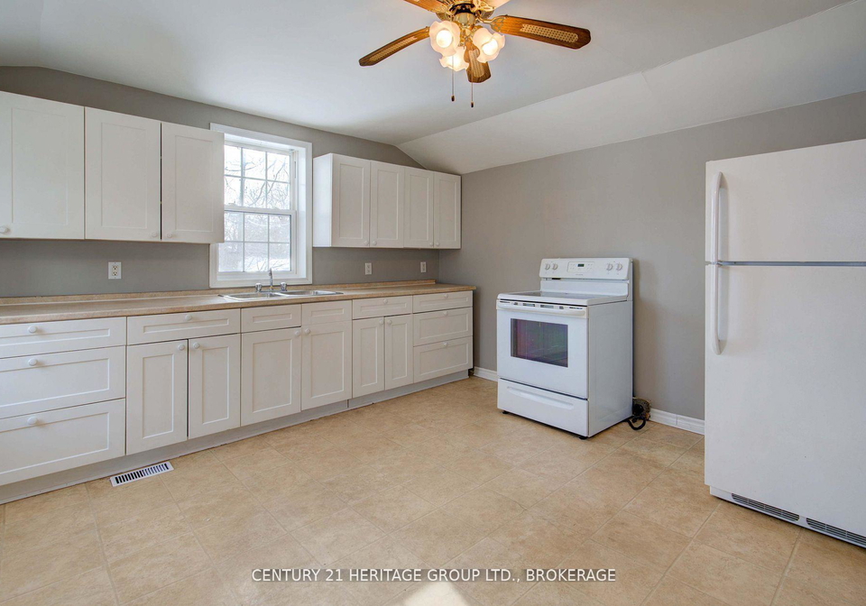 243-king-street-e-gananoque-ontario-x12234848