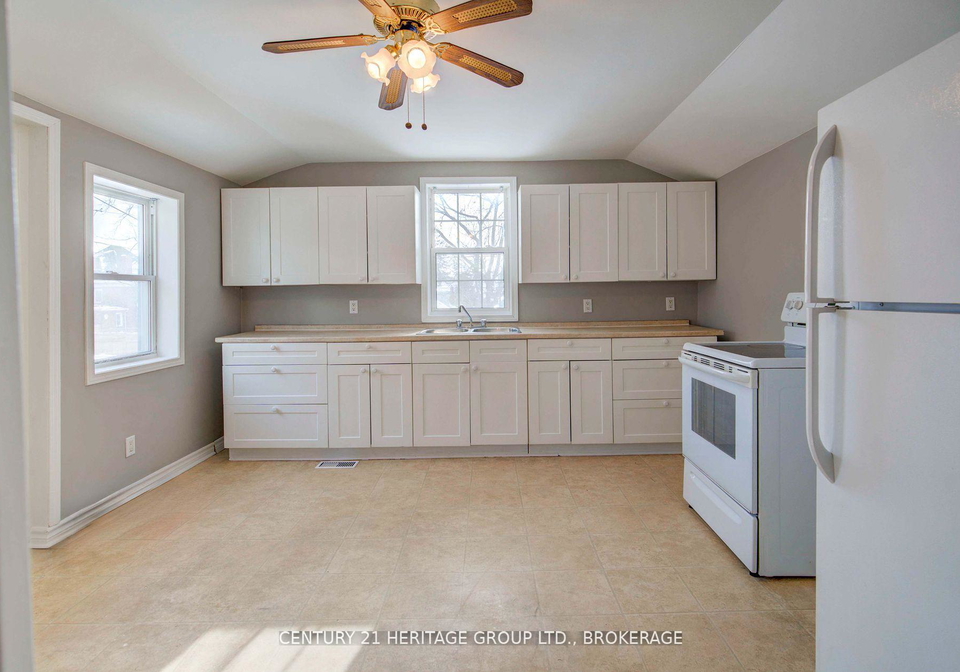 243-king-street-e-gananoque-ontario-x12234848