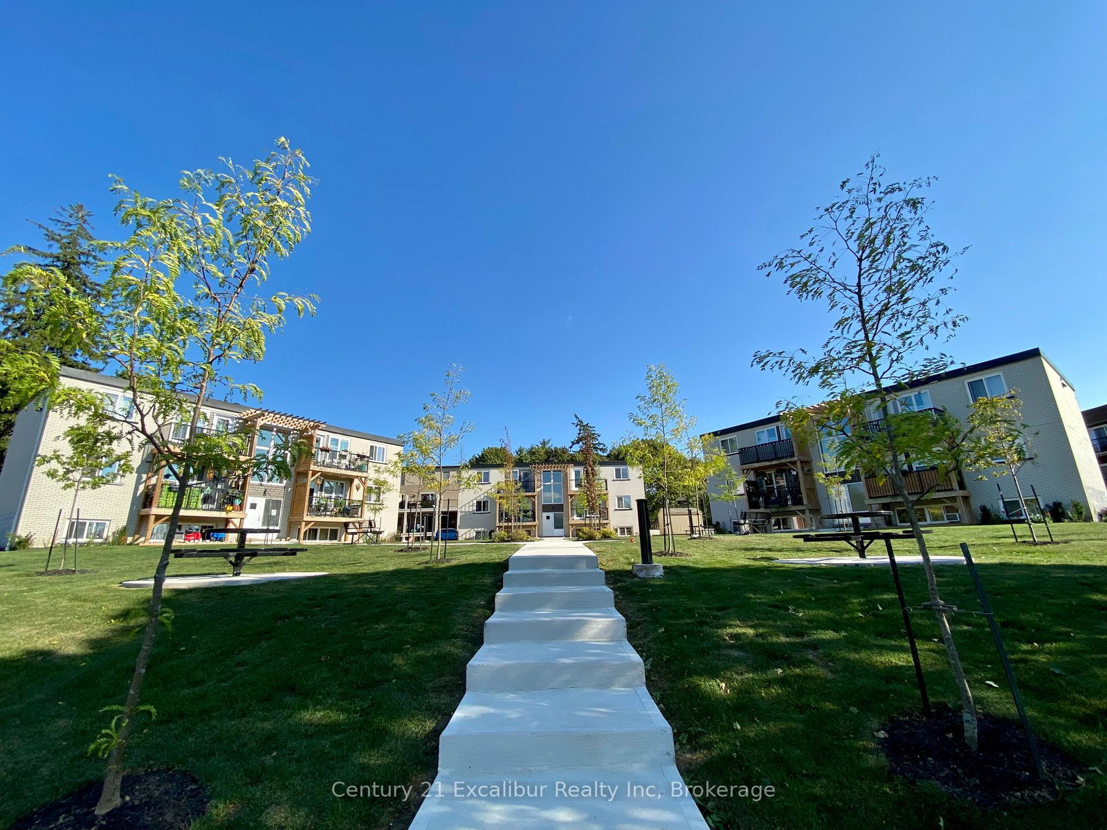 360-queen-street-e-centre-wellington-ontario-x12234938