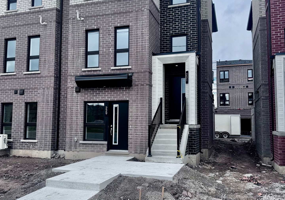 231-burke-street-hamilton-ontario-x12235057