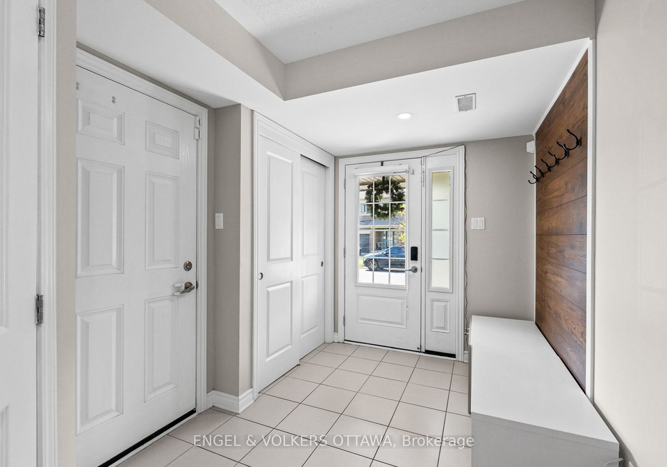 618-lauraleaf-crescent-ottawa-ontario-x12235087