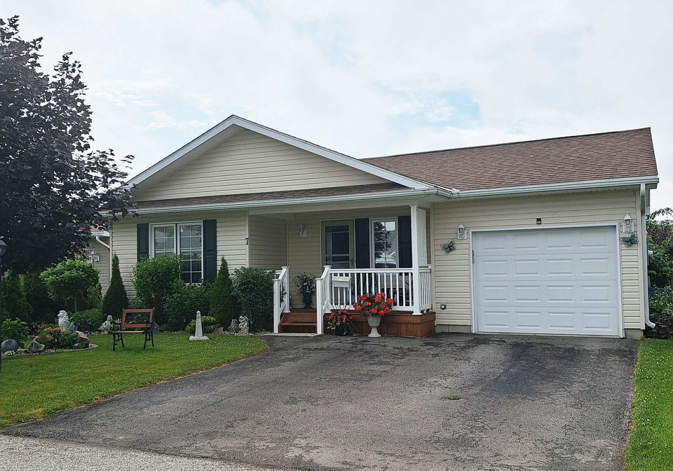 7-kellestine-drive-strathroy-caradoc-ontario-x12235214