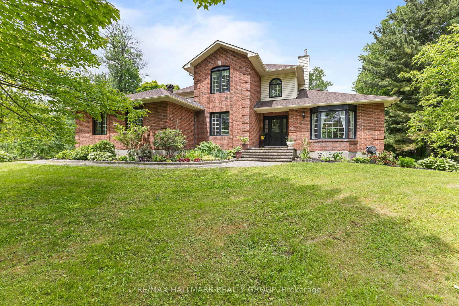 1106-rideau-bend-crescent-ottawa-ontario-x12235312