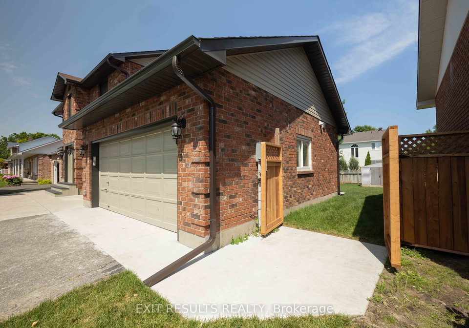47-lapointe-boulevard-russell-ontario-x12235383