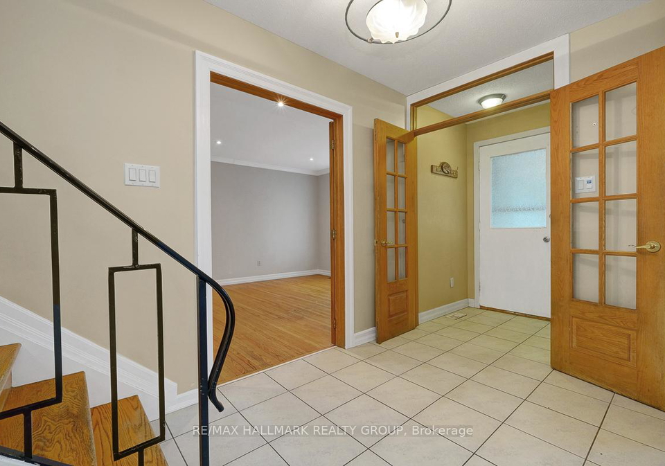 2149-hubbard-crescent-ottawa-ontario-x12235404