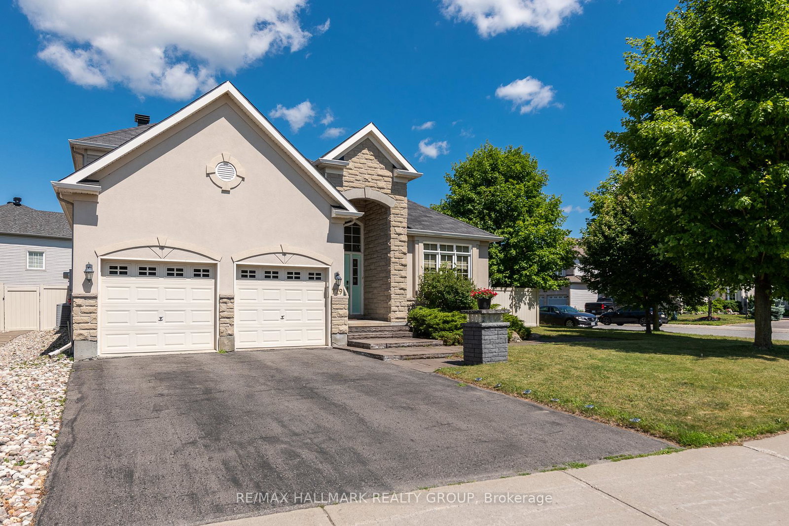 729-kilbirnie-drive-ottawa-ontario-x12235714