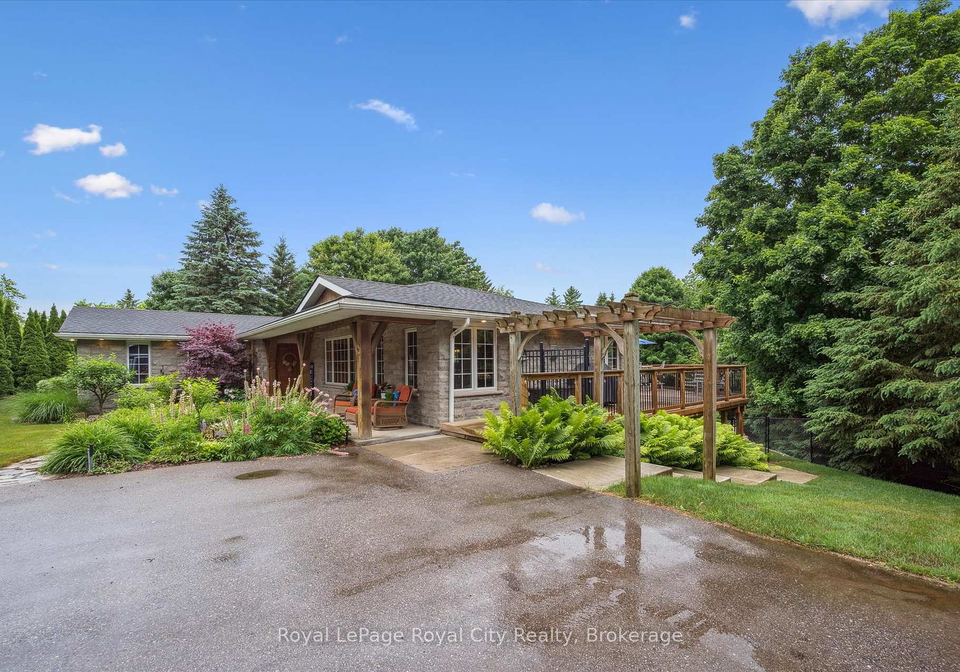 7242-4-sideroad-centre-wellington-ontario-x12235718