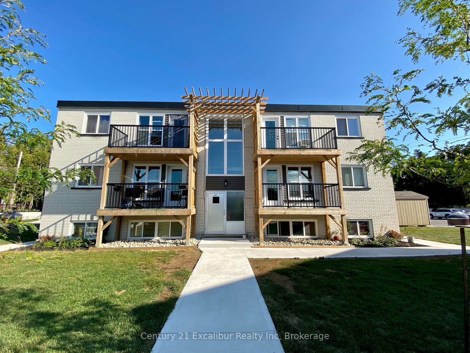 360-queen-street-e-centre-wellington-ontario-x12235804