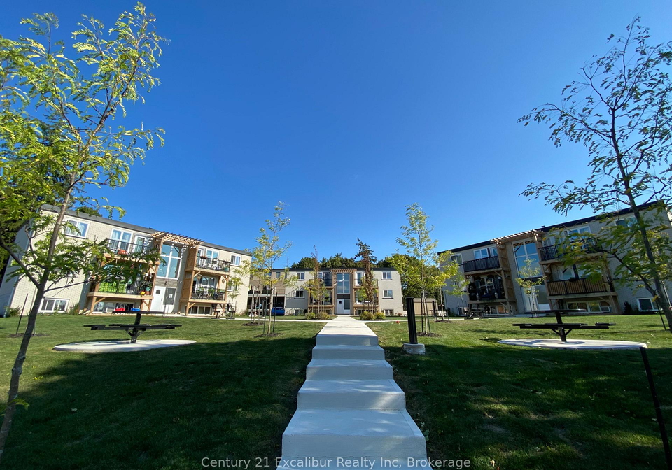 360-queen-street-e-centre-wellington-ontario-x12235804
