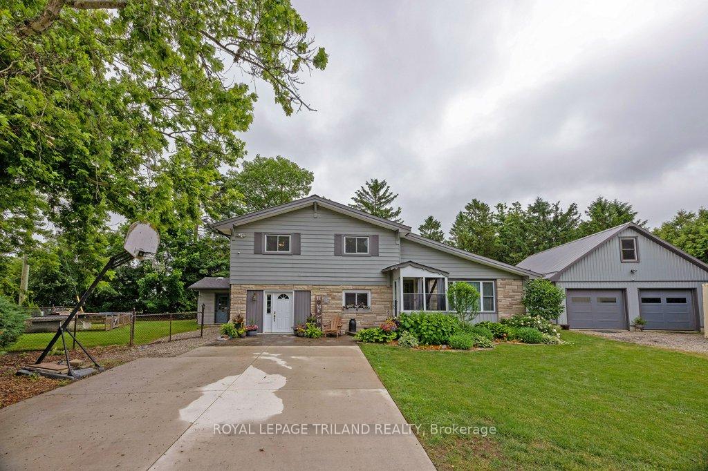 10025-lyn-court-southwold-ontario-x12235906
