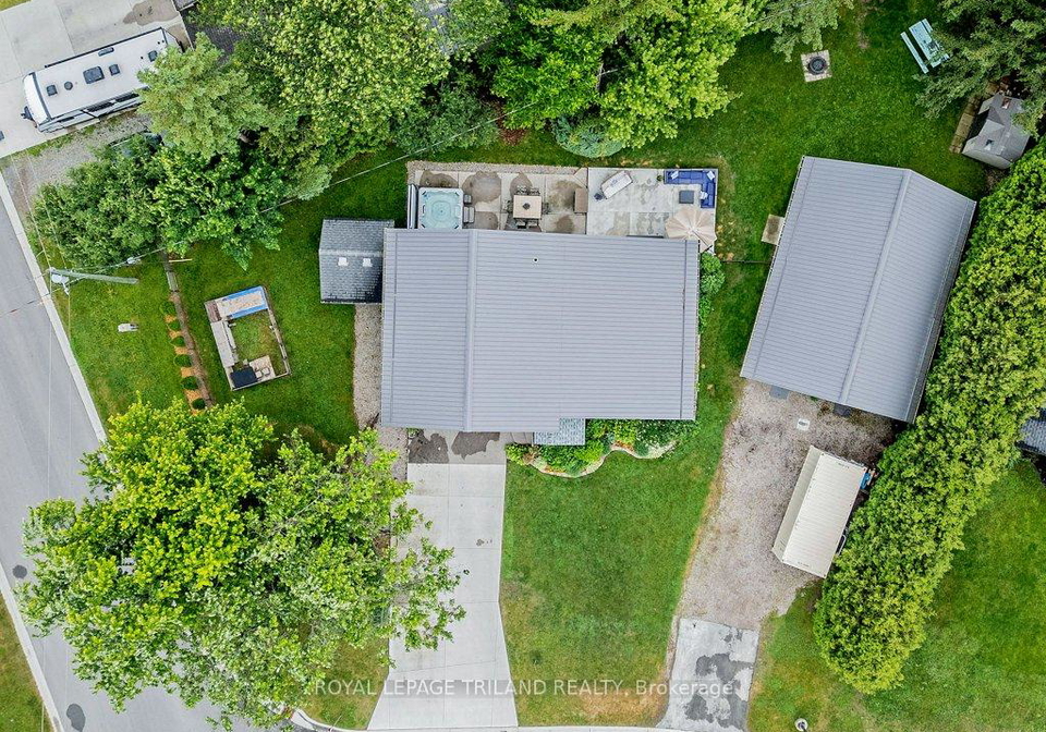 10025-lyn-court-southwold-ontario-x12235906
