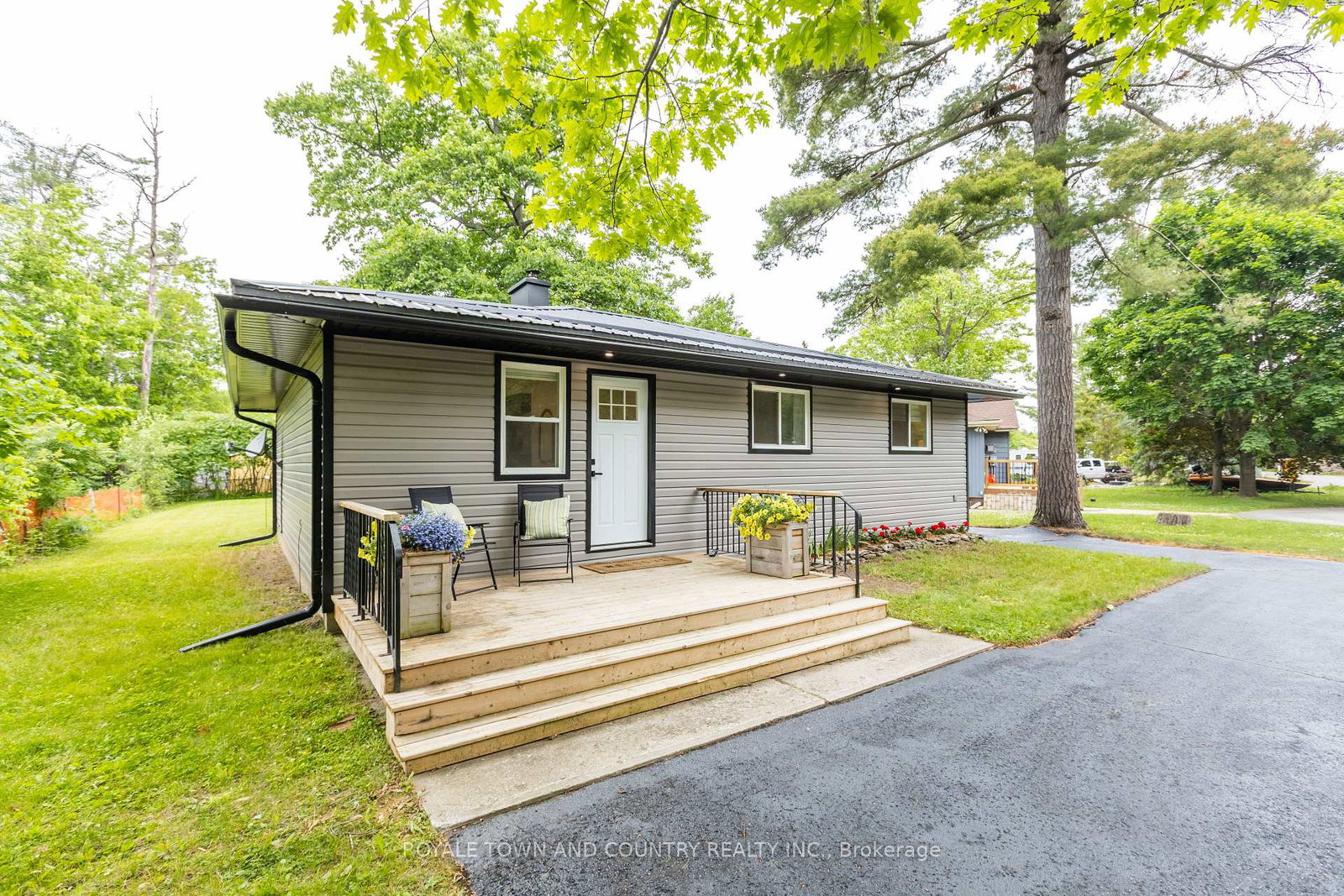 9-parkhill-drive-kawartha-lakes-ontario-x12235908