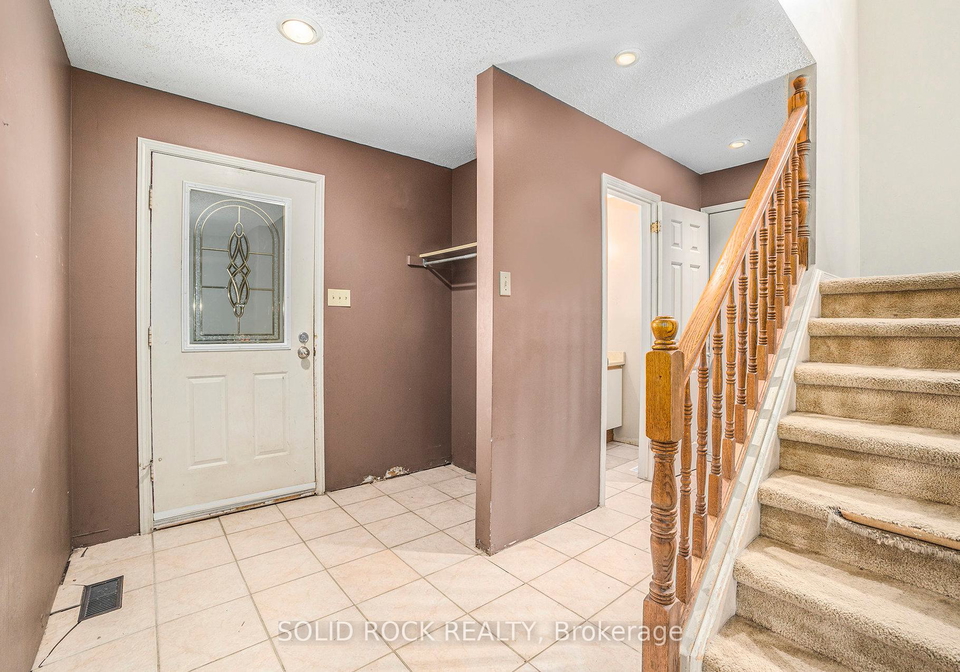 6-denham-way-ottawa-ontario-x12236079