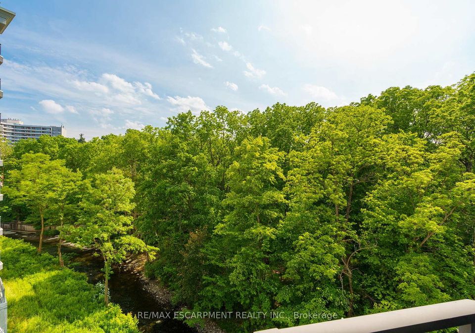 4000-creekside-drive-hamilton-ontario-x12236193