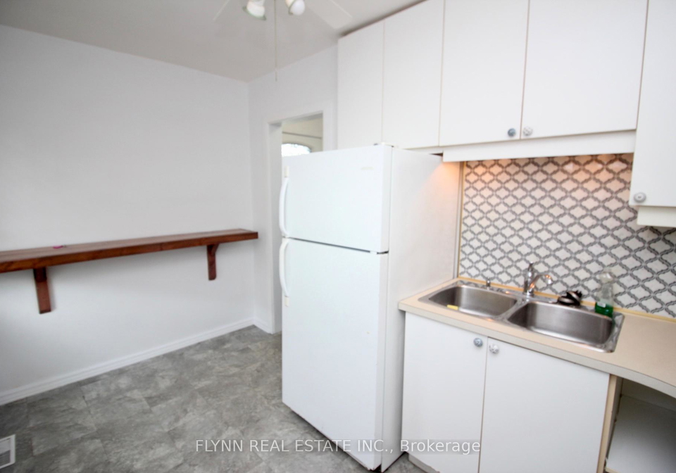 86-argyle-crescent-st-catharines-ontario-x12236327