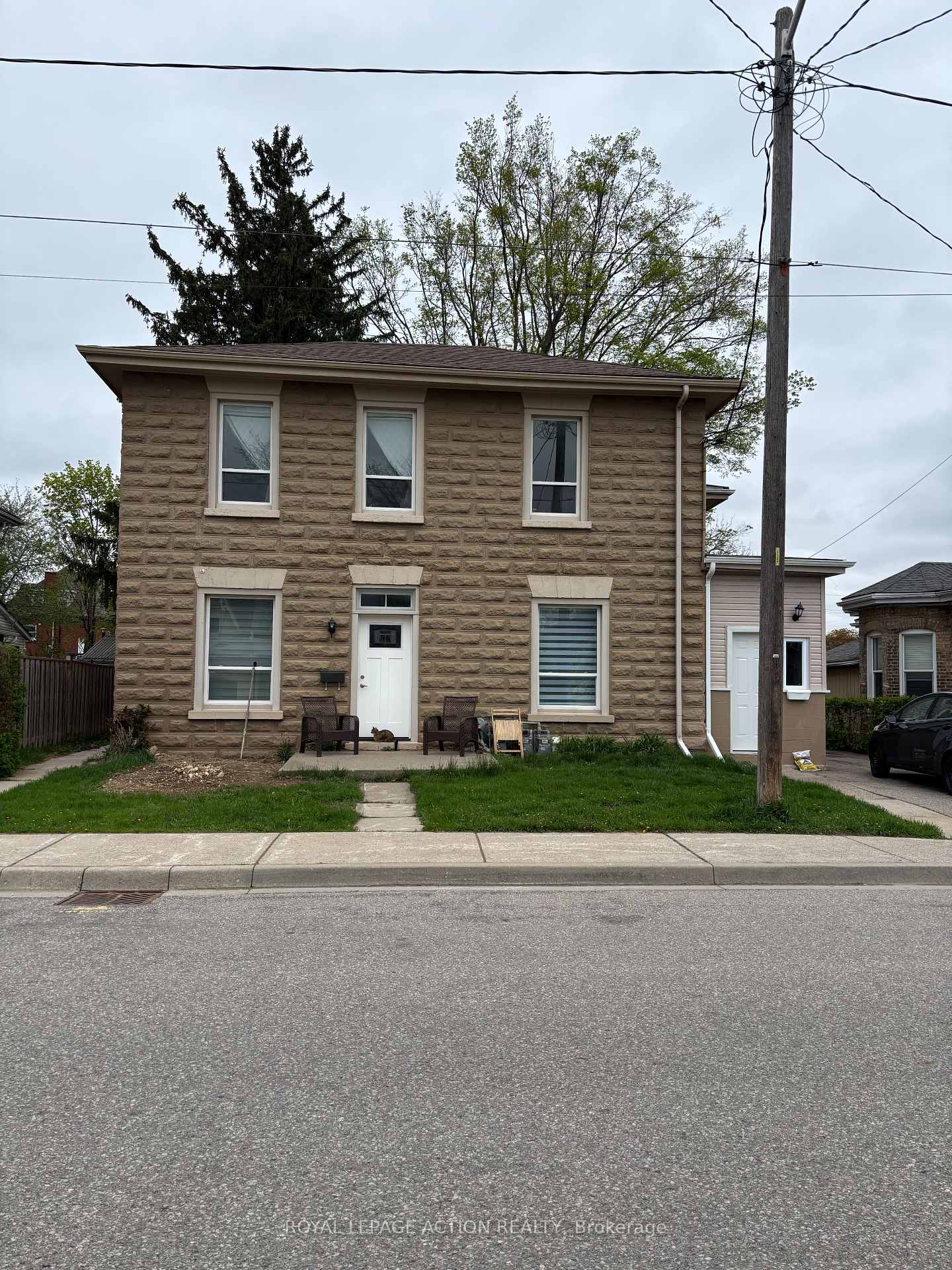 54-victoria-street-brantford-ontario-x12236755