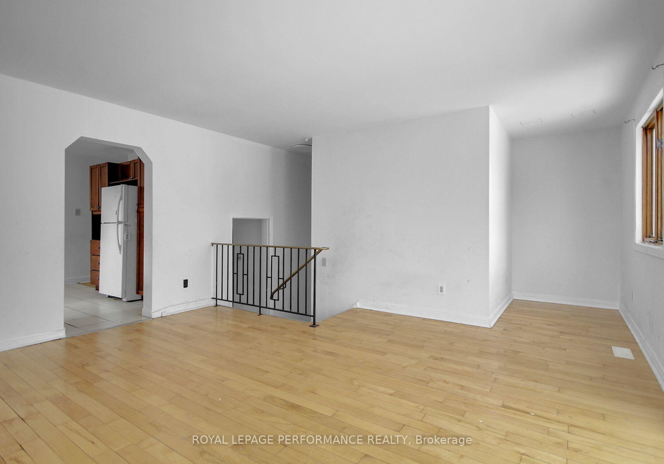 2647-ayers-avenue-ottawa-ontario-x12237379