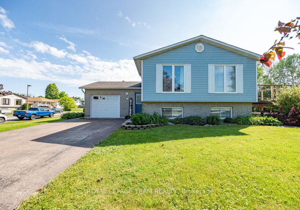 11-wren-drive-whitewater-region-ontario-x12237513