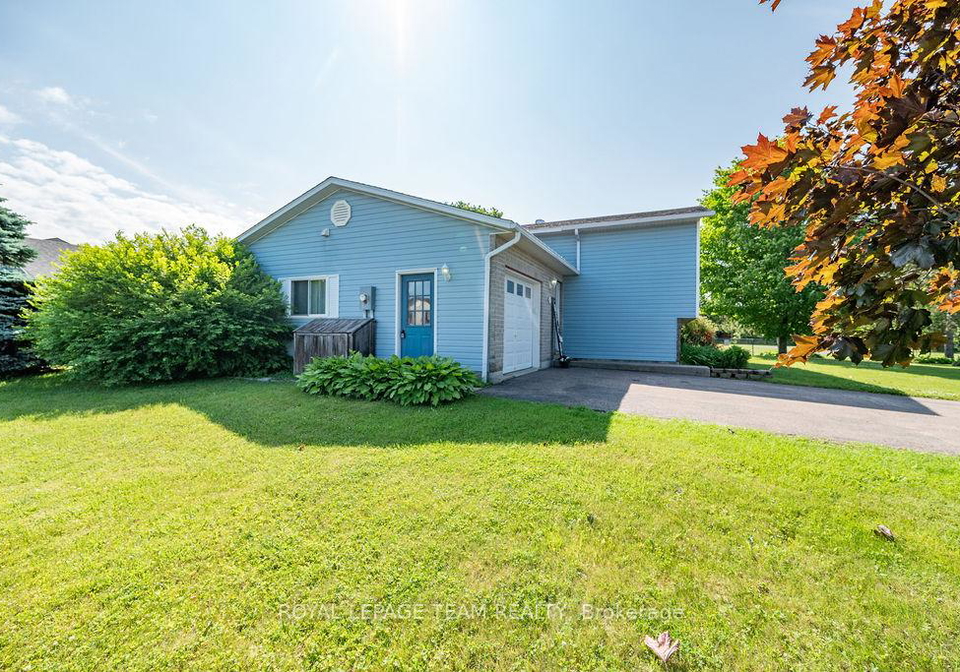 11-wren-drive-whitewater-region-ontario-x12237513