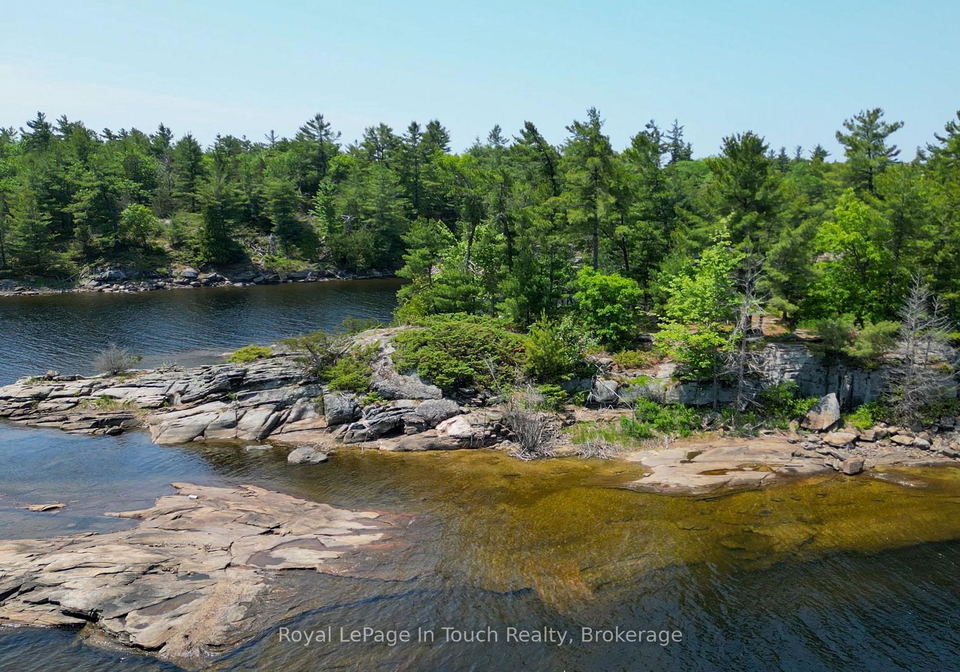 2-island-1690-georgian-bay-ontario-x12237521