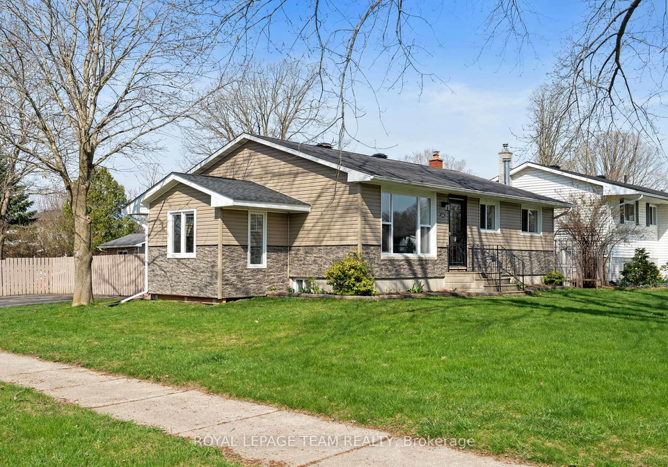 1250-peden-boulevard-brockville-ontario-x12237682