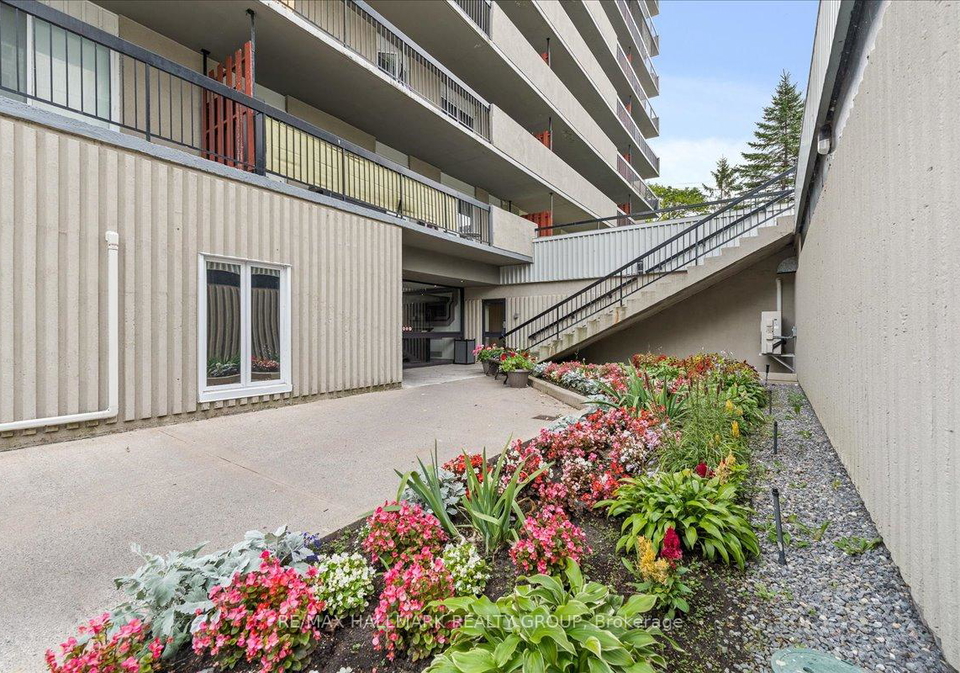158b-mcarthur-avenue-ottawa-ontario-x12238148