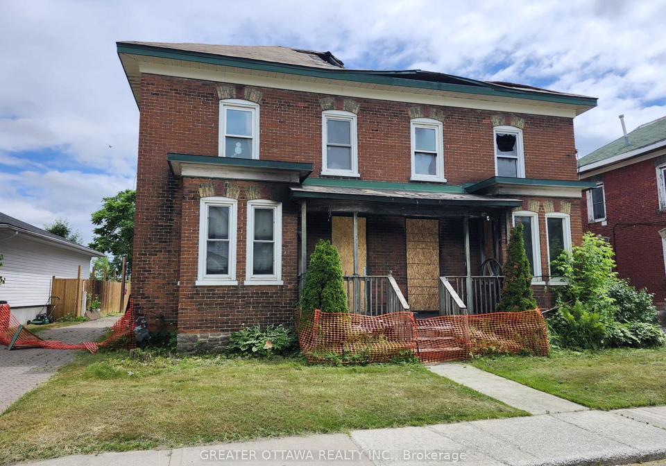 19-21-lanark-street-s-smiths-falls-ontario-x12238276