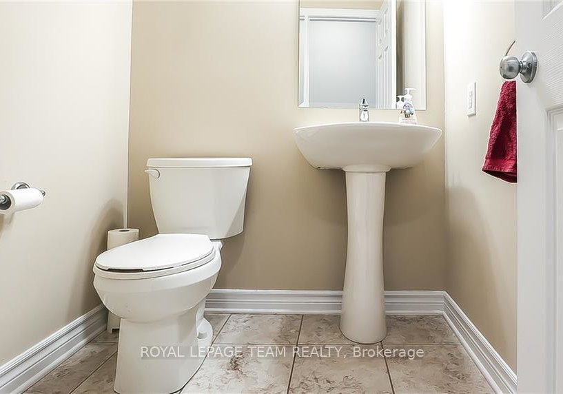 6-stoneleigh-street-ottawa-ontario-x12238834