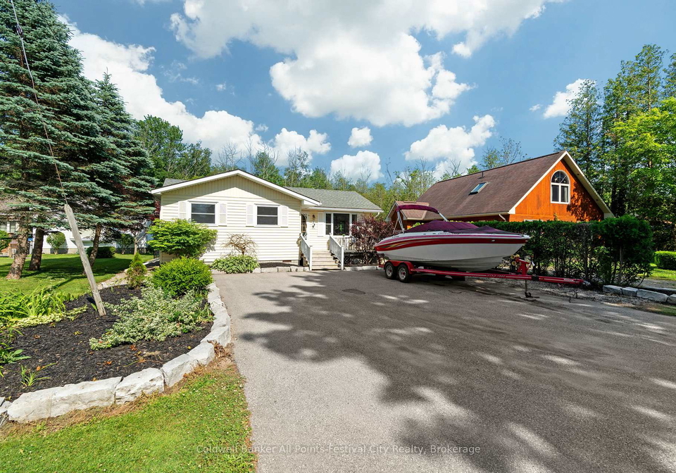 7-andrews-crescent-central-huron-ontario-x12239314