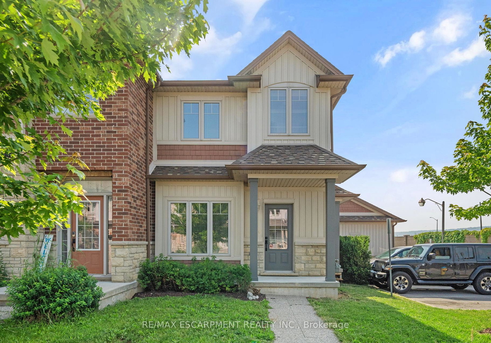 8-lakelawn-road-grimsby-ontario-x12239345
