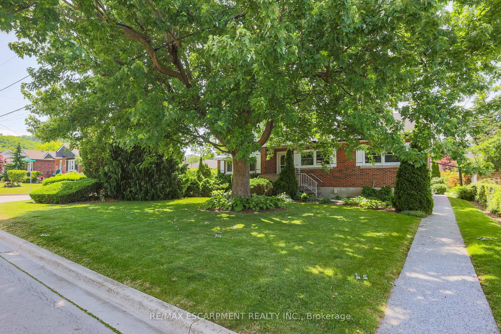 52-wyngate-avenue-hamilton-ontario-x12239438