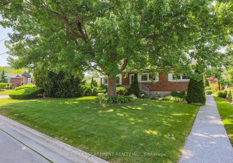 52-wyngate-avenue-hamilton-ontario-x12239438