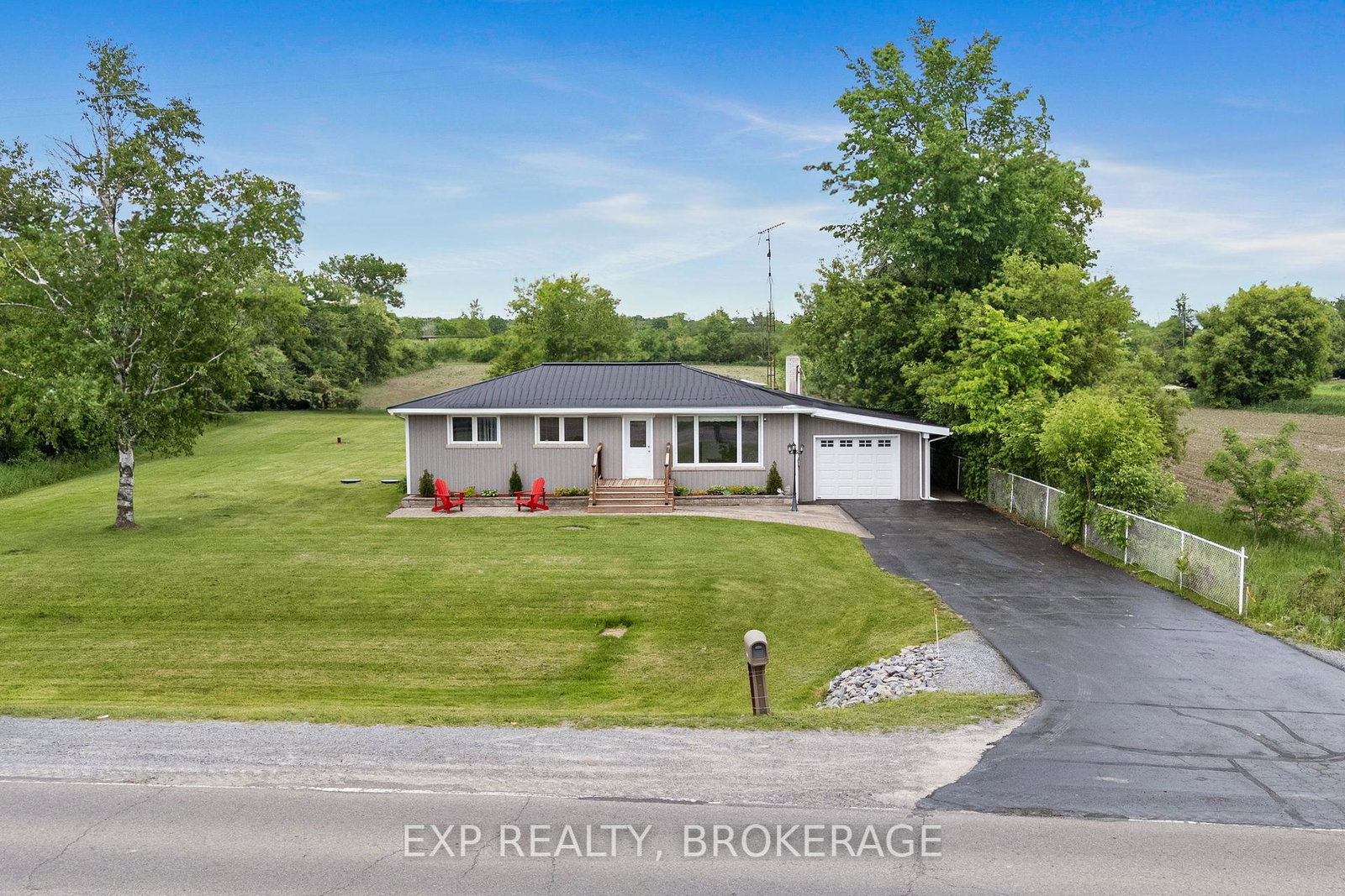 5086-highway-38-south-frontenac-ontario-x12239504
