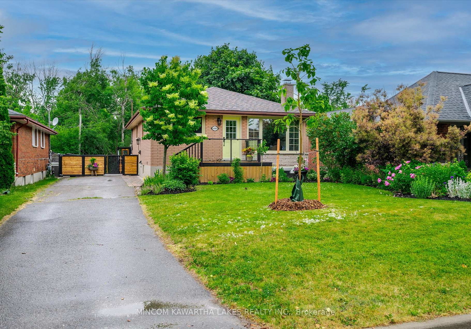 484-raymond-street-peterborough-north-ontario-x12240348