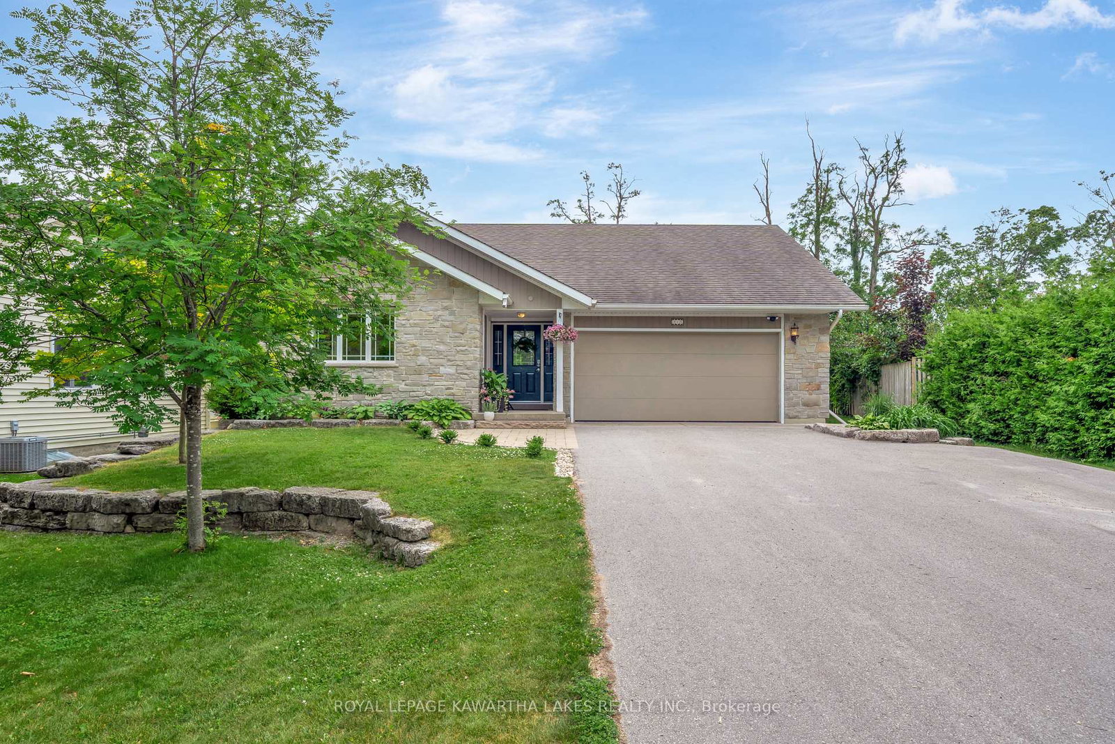 113-queen-street-kawartha-lakes-ontario-x12240382