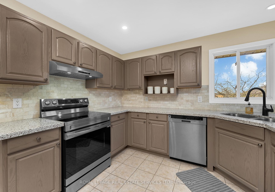 185-amy-croft-drive-lakeshore-ontario-x12240504