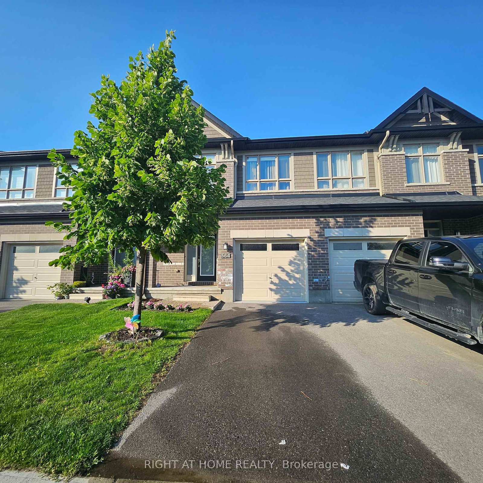 564-triangle-street-kanata-ontario-x12240594