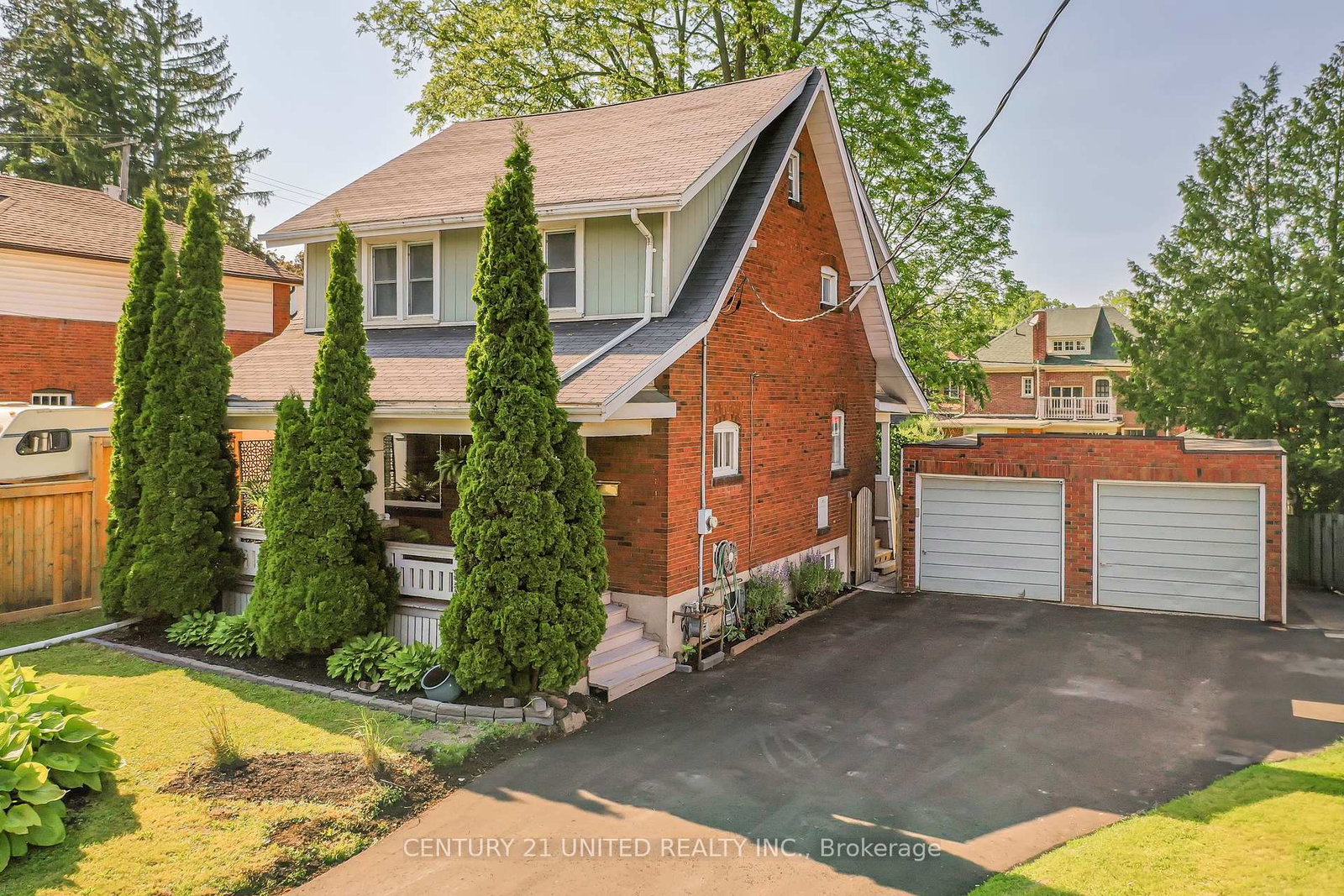 624-charlotte-street-peterborough-central-ontario-x12240637