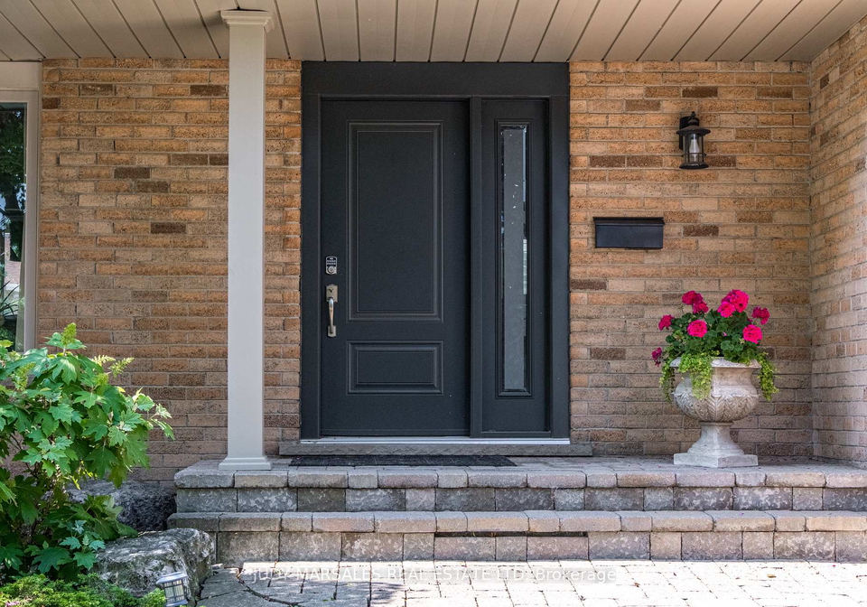 14-bing-crescent-hamilton-ontario-x12240670