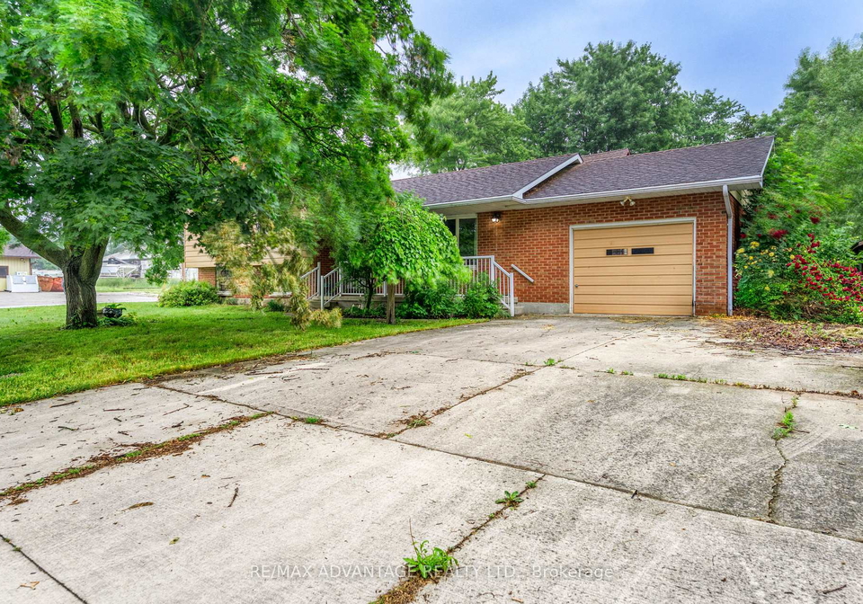 383-west-street-warwick-ontario-x12240747