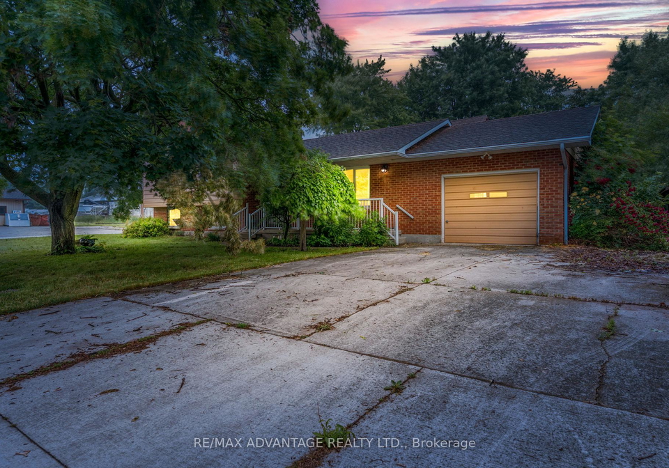 383-west-street-warwick-ontario-x12240747