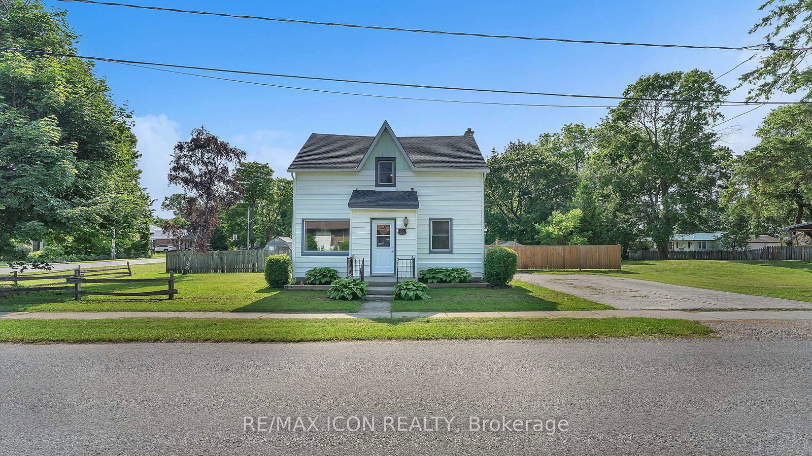 184-catherine-street-north-middlesex-ontario-x12240822