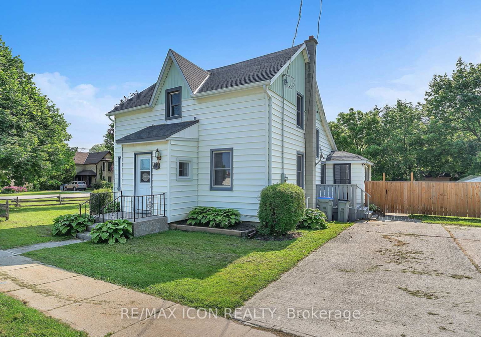 184-catherine-street-north-middlesex-ontario-x12240822