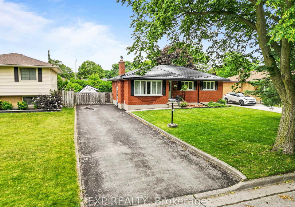 14-pickwick-crescent-london-east-ontario-x12240843