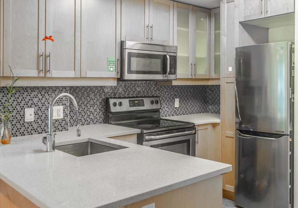 242-rideau-street-ottawa-ontario-x12241003
